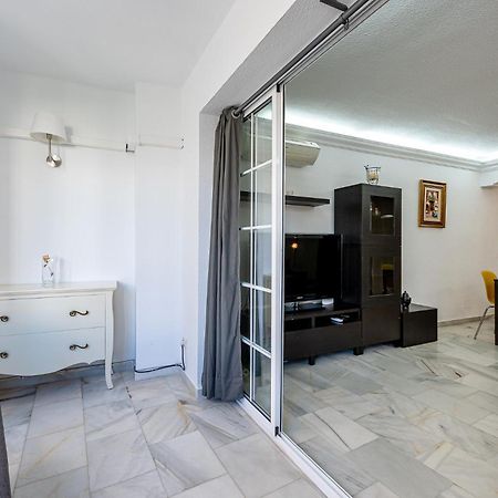 797 Holiday Rentals - Piso Para 3 En La Carihuela Con Piscina Torremolinos Buitenkant foto